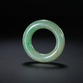 Chinese Qing Dynasty jadeite ring