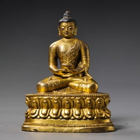 Seated gilt Bronze Buddha statue, Qing Dynasty, China