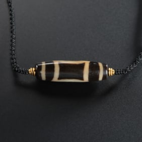 pure Dzi bead necklace from the Tang Dynasty, China