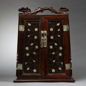 Chinese Qing Dynasty Huanghuali wood cabinet