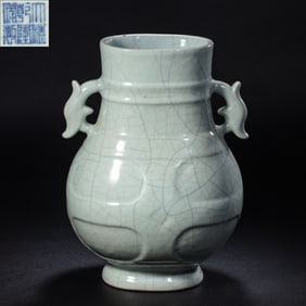 Chinese Qing Dynasty Qianlong period imitation official glaze double-handled vase