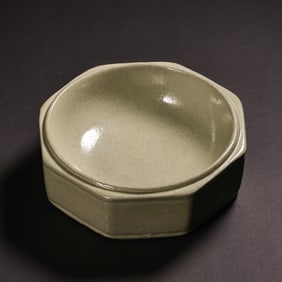 7TH-10TH CENTURY, YUE KILN CELADON WASH BASIN FROM TANG DYNASTY, CHINA