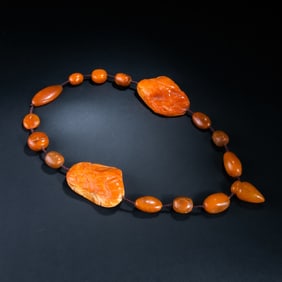 10TH-12TH CENTURY, CHINA LIAO DYNASTY BEESWAX NECKLACE