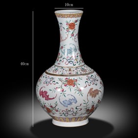 19TH-20TH CENTURY, CHINA QING DYNASTY GUANGXU PERIOD FAMILLE ROSE PEACH PATTERN LONG NECK VASE