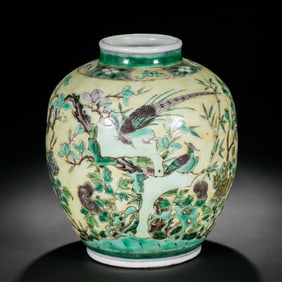 18TH CENTURY, CHINA QING DYNASTY FLOWER AND BIRD PATTERN JAR