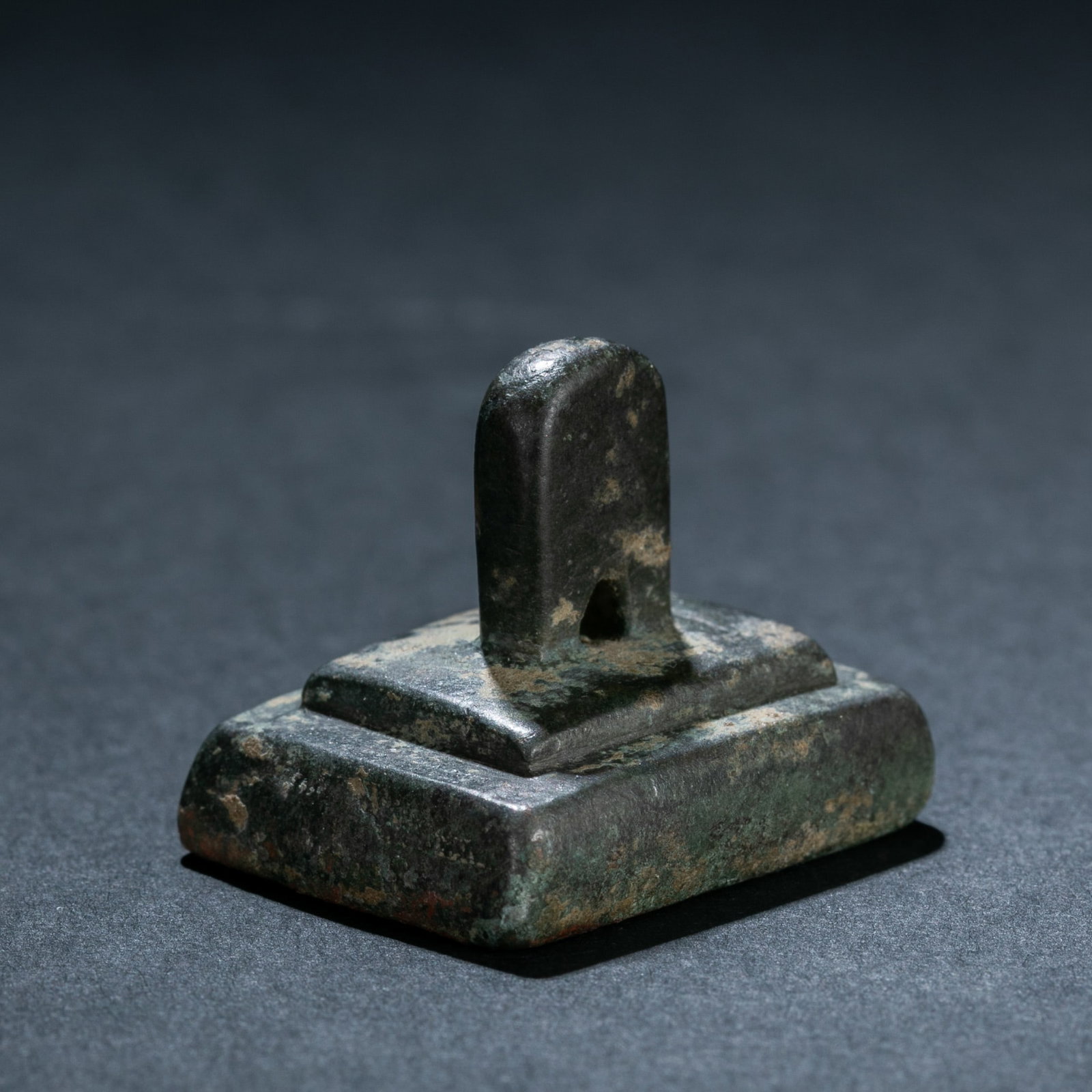1ST-3RD CENTURY, CHINA HAN DYNASTY SEAL: 1ST-3RD CENTURY, CHINA HAN DYNASTY SEAL; H. 2.5 cm. W. 2.8 cm. Weight 35 gram.