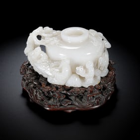 18TH CENTURY, CHINESE HETIAN WHITE JADE CARVED FIGURE STORY PATTERN WATER JAR