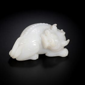 18TH CENTURY, CHINESE HETIAN WHITE JADE AUSPICIOUS BEASTS