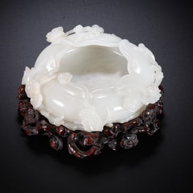 18TH CENTURY, CHINA, QING DYNASTY, HOTAN WHITE JADE FLOWER-PATTERNED WATER JAR