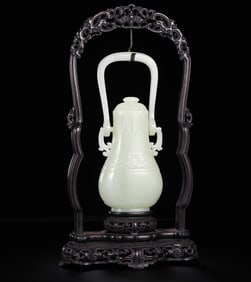 18TH CENTURY, CHINA, QING DYNASTY, HOTAN WHITE JADE HANDLE-COVERED BOTTLE
