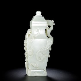 18TH CENTURY, CHINA, QING DYNASTY, HOTAN WHITE JADE DRAGON PATTERN COVERED BOTTLE