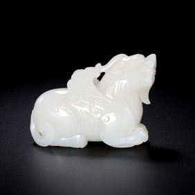 18TH CENTURY, CHINESE QING DYNASTY HETIAN WHITE JADE AUSPICIOUS BEAST
