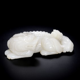 18TH CENTURY, CHINA QING DYNASTY HOTAN WHITE JADE AUSPICIOUS BEASTS