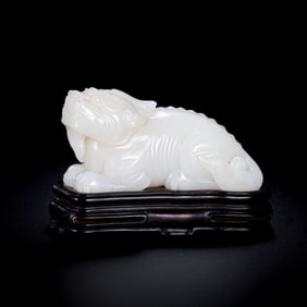 18TH CENTURY, CHINA QING DYNASTY HOTAN WHITE JADE AUSPICIOUS BEASTS