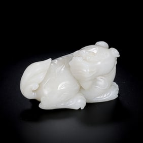18TH CENTURY, CHINA QING DYNASTY HOTAN WHITE JADE AUSPICIOUS BEASTS