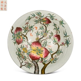 19A CHINESE FAMILLE ROSE DISH WITH PEACH PATTERN, GUANGXU PERIOD, QING DYNASTY