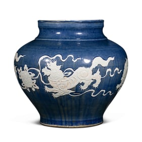 13-14CHINESE YUAN DYNASTY BLUE-GLAZED JAR WITH WHITE AUSPICIOUS ANIMAL PATTERNS, 18TH CENTURY