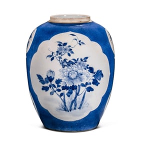 18CENTURY, CHINA, QING DYNASTY, BLUE AND WHITE FLOWER PATTERN JAR