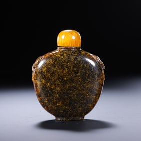 18CENTURY, CHINESE QING DYNASTY HORN SNUFF BOTTLE