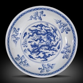 15CENTURY, CHINA, MING DYNASTY, BLUE AND WHITE DRAGON PATTERN LARGE PLATE