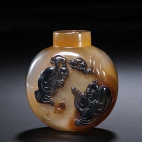 Chinese Qing Dynasty agate snuff bottle