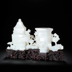 Chinese Qing Dynasty Hetian white jade phoenix bird cover vase