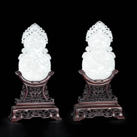 A pair of Chinese Qing Dynasty Hetian white jade gourd screens
