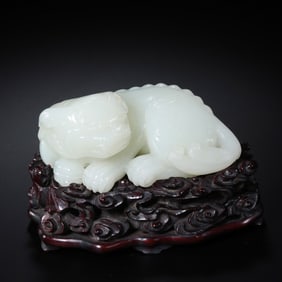 Chinese Qing Dynasty Hetian white jade auspicious beast