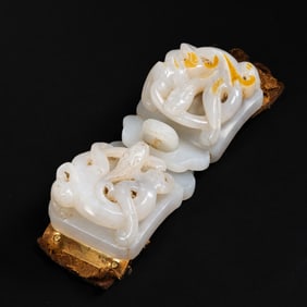 Chinese Liao Dynasty Hetian jade belt buckle