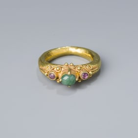 Ancient Southeast Asian 18K Gold Ring with Aventurine & Rubbellite – 7g, Size 8.5