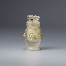 INDO-GREEK GANDHARAN CRYSTAL JAR DECORATED WITH GOLD AND GARNET GEMSTONES