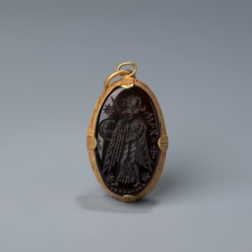 ROMAN GARNET INTAGLIO PENDANT IN 18K GOLD