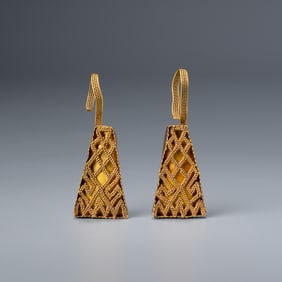 Indo-Scythian gold earrings, 19K, circa 1st century BC–1st century AD