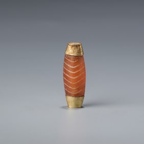 Ancient Bactrian painted carnelian agate bead with rare pattern, gold-mounted, 16K