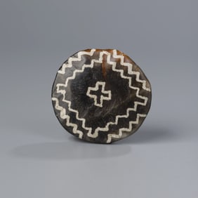 Sino-Tibetan black agate amulet bead pendant with unique pattern