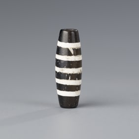 Antique Tibetan Chung Dzi Bead, Black with White Stripes, 5-Line Pattern, 0.8 x 2.4 cm, 2g