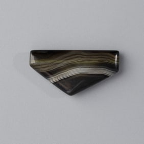 Sino-Tibetan Banded Agate Pendant, 1.3 x 2.6 cm, 2g