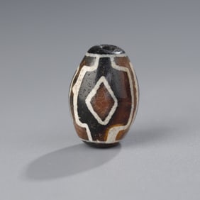 Tibetan Eye Dzi Bead in Agate – Rare Form, 6g