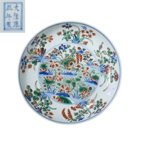 Doucai floral pattern plate from the Kangxi period of the Qing Dynasty, China