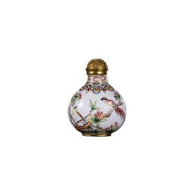 Chinese enamel-painted snuff bottle with floral design from the Qianlong period of the Qing Dynasty