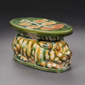 Chinese Tang Dynasty tricolor rabbit pillow