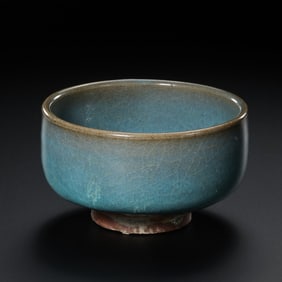 A Northern Song Dynasty Jun ware sky-blue glazed Luohan bowl with red glaze.