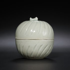 Southern Song Dynasty Hutian Kiln Celadon Covered Box