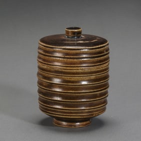 Chinese Northern Song Dynasty Tea Dust Glazed Box with String Pattern Cover
