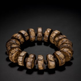 Chinese Qing Dynasty Agarwood Bracelet