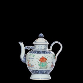 Chinese Ming Dynasty Blue and White Porcelain Ewer with Mandarin Ducks and Water Motif