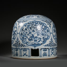 Chinese Ming Dynasty Blue and White Floral Pattern Incense Burner