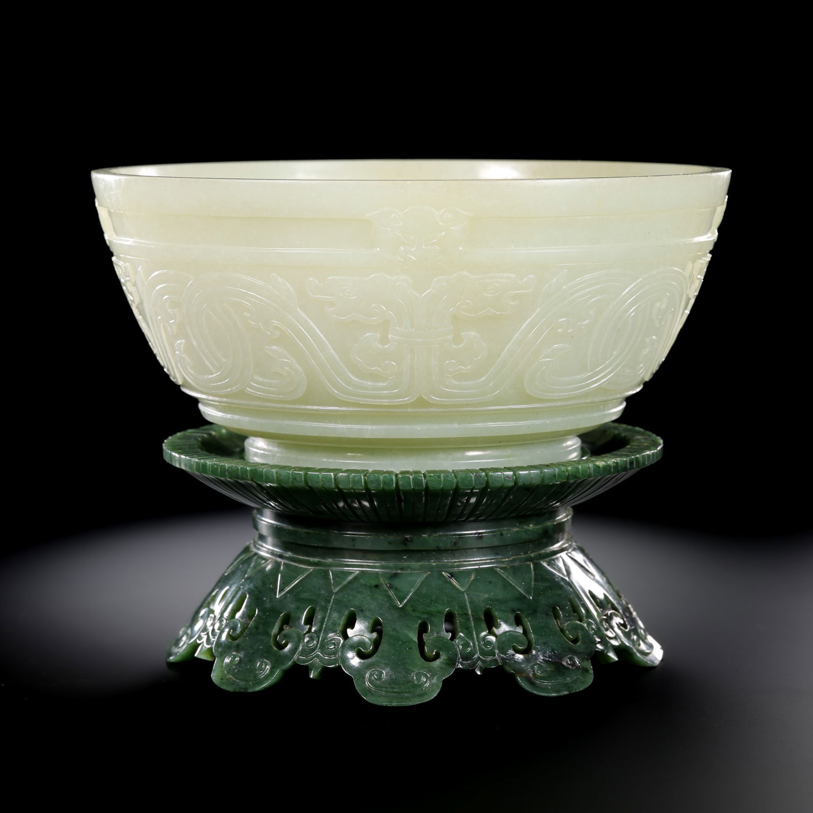 Chinese Qing Dynasty Hetian white jade bowl (1 of 8)
