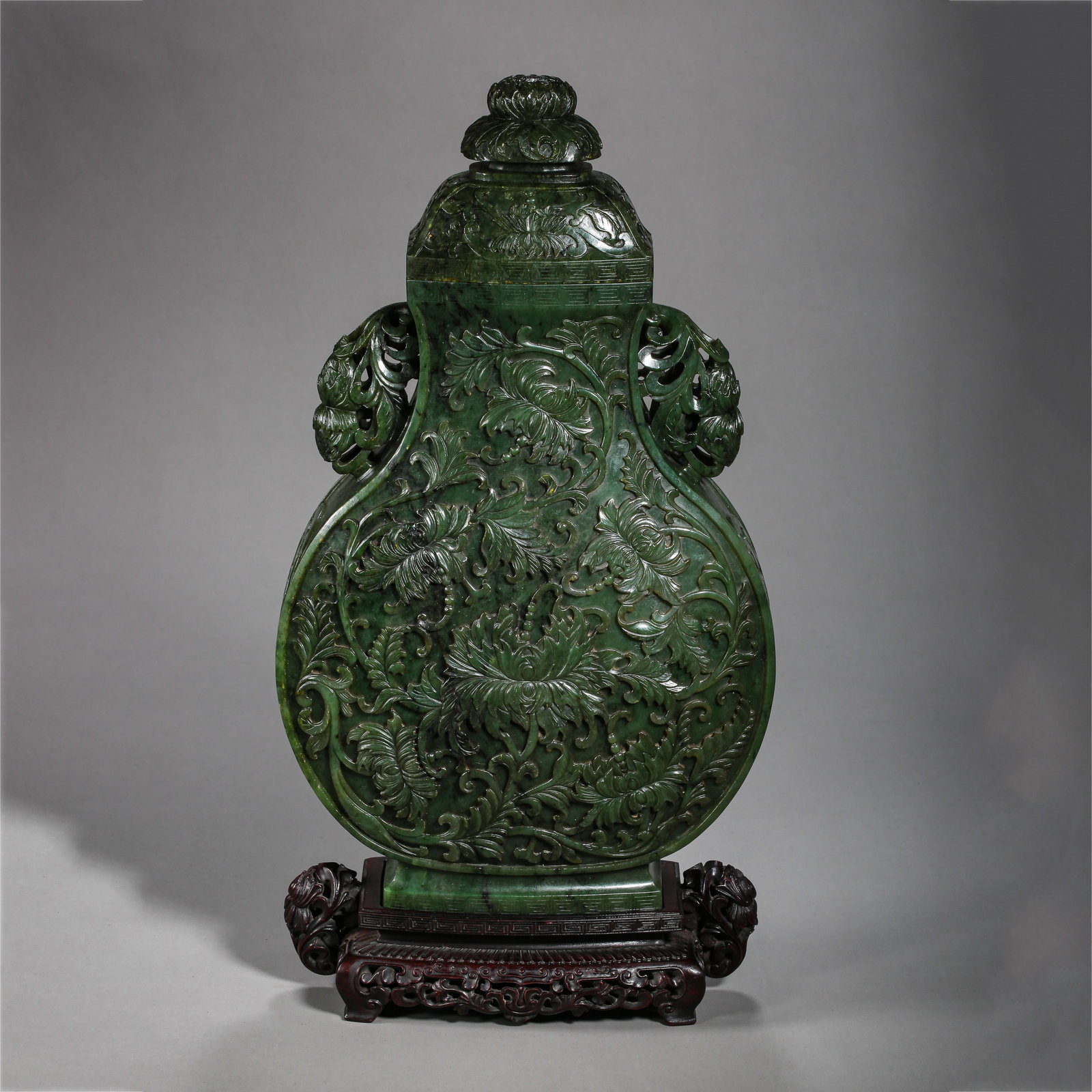 Chinese Qing Dynasty Hetian Jade Double-Eared Covered Bottle with Floral Pattern (1 of 14)