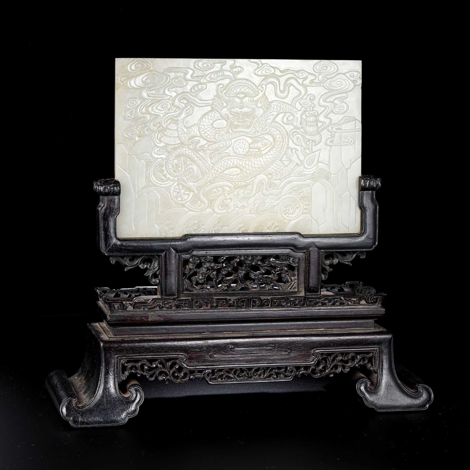 Chinese Qing Dynasty Hetian white jade dragon-patterned screen (1 of 11)